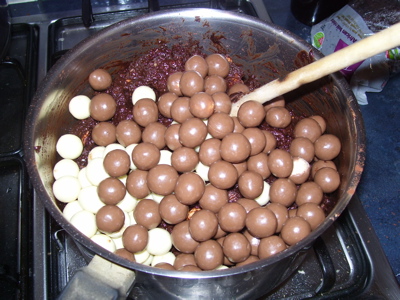 Malteser Cake