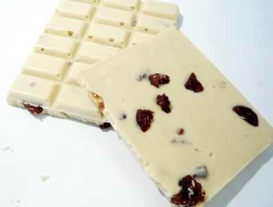 Chocoholly Organic White Chocolate With Cranberries & Cinnamon